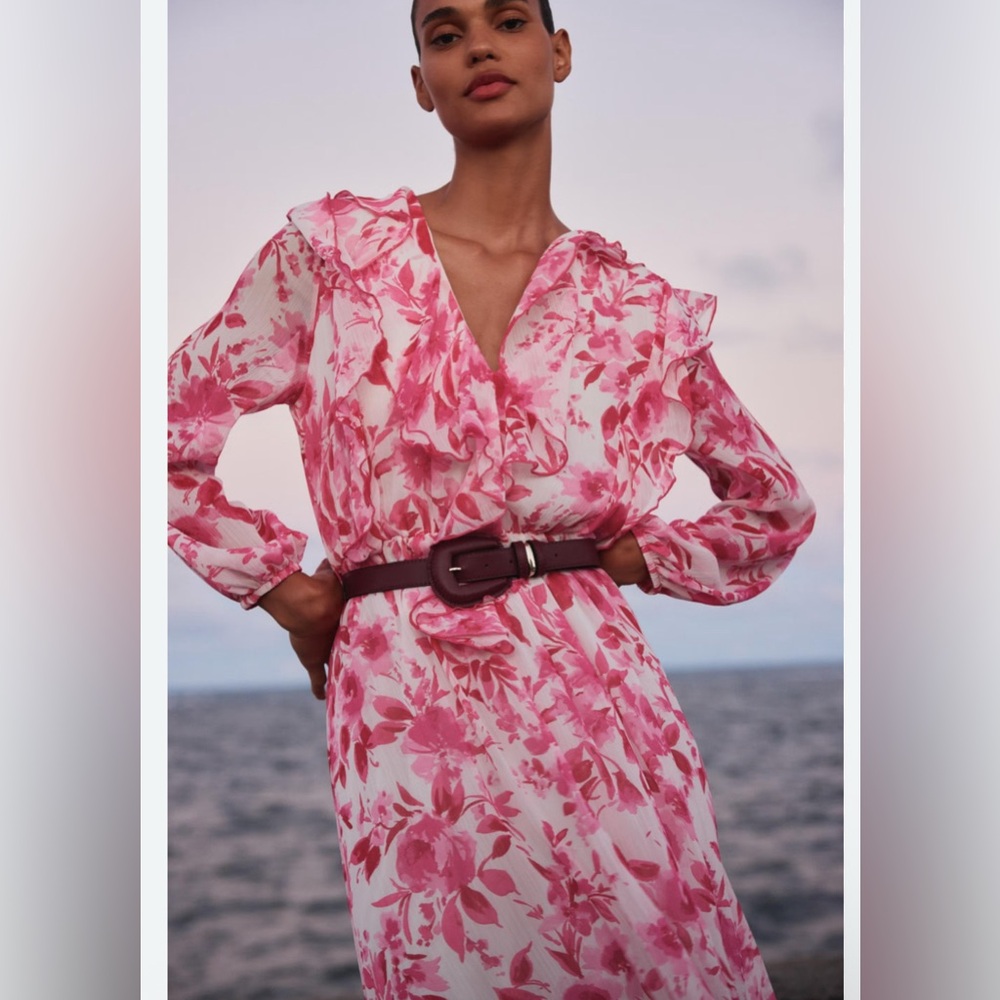 Zara Pink and White Floral Dress comes with belt.  NWT